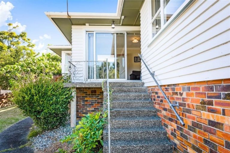 Photo of property in 14 Takapu Street, Henderson, Auckland, 0612