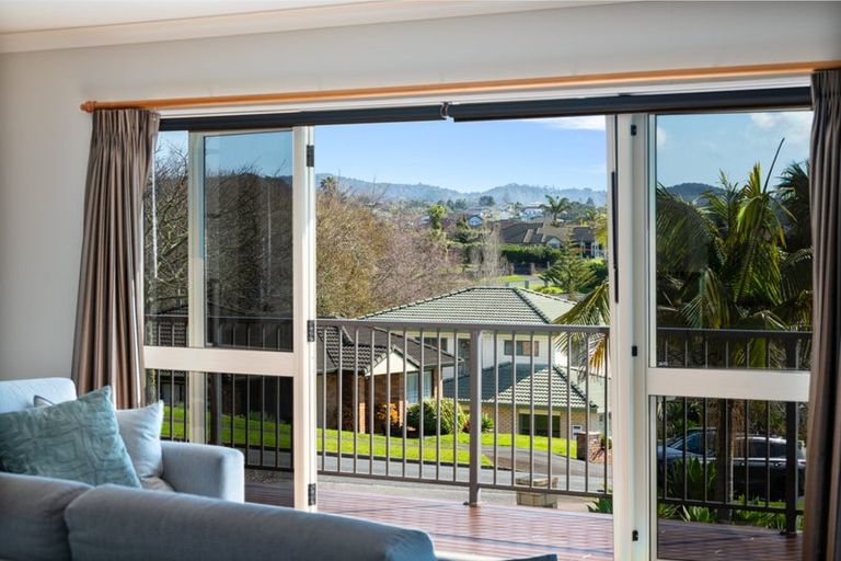 Photo of property in 3 Semillon Avenue, Henderson, Auckland, 0612