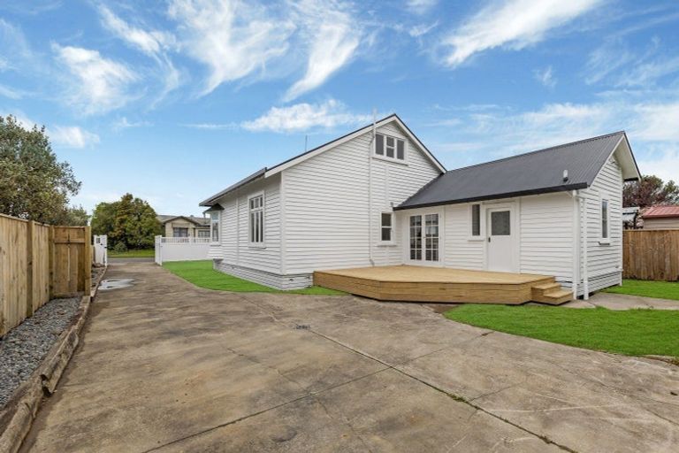 Photo of property in 11 Rosalie Terrace, Kelvin Grove, Palmerston North, 4414