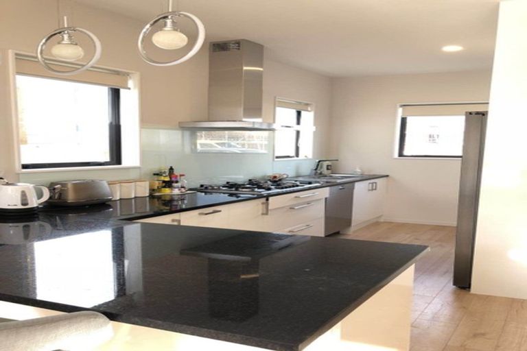 Photo of property in 30 Toanui Road, Hobsonville, Auckland, 0616