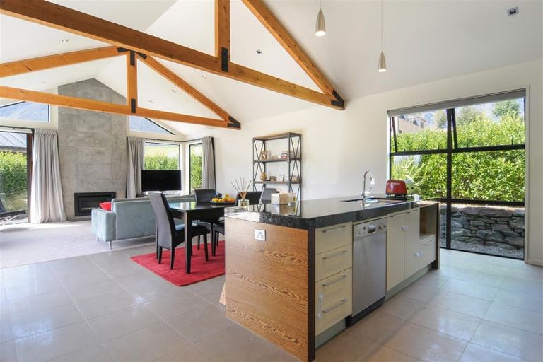 Photo of property in 18 Rannoch Drive, Jacks Point, Queenstown, 9371