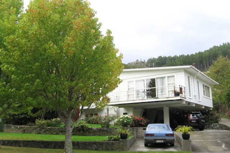 Photo of property in 42 Chichester Drive, Pinehaven, Upper Hutt, 5019