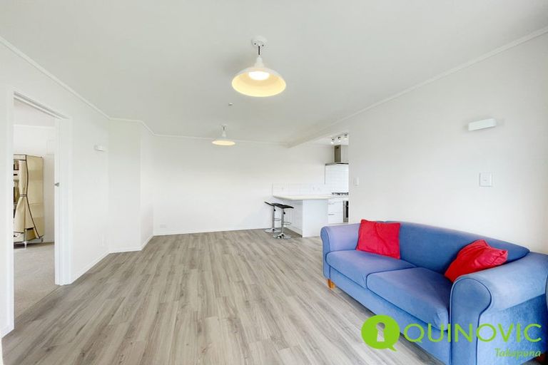 Photo of property in 10 Westwell Road, Belmont, Auckland, 0622