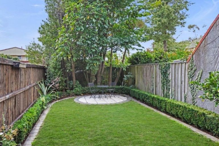 Photo of property in 1/20 Bristol Street, St Albans, Christchurch, 8014