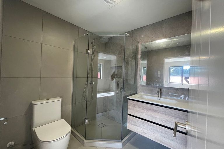 Photo of property in 3 Mark Edward Drive, Half Moon Bay, Auckland, 2012