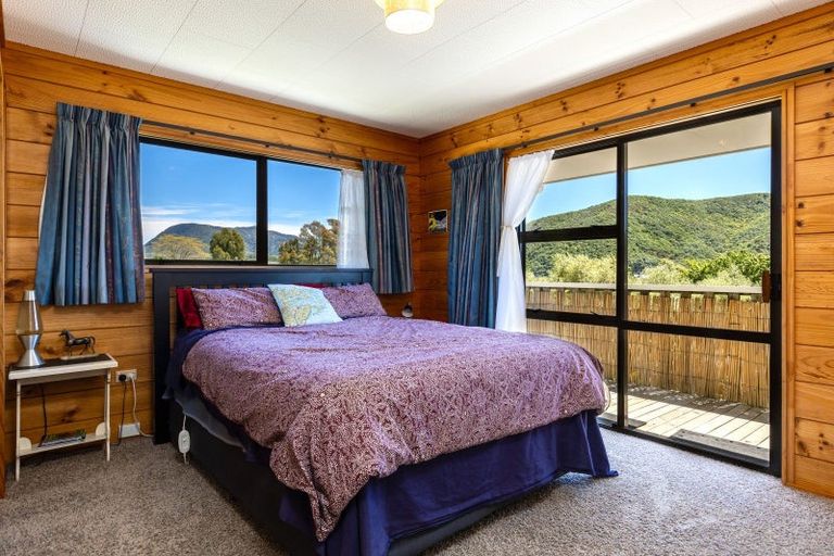 Photo of property in 312e Waikawa Road, Waikawa, Picton, 7220