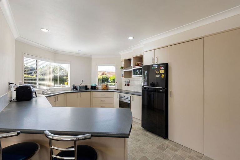 Photo of property in 18 Halcione Close, Flagstaff, Hamilton, 3210