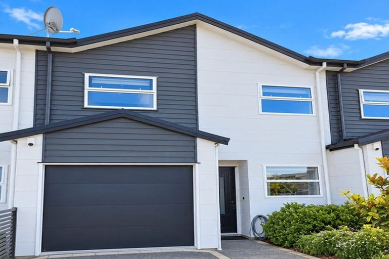 Photo of property in 8 Torea Place, Kenepuru, Porirua, 5022