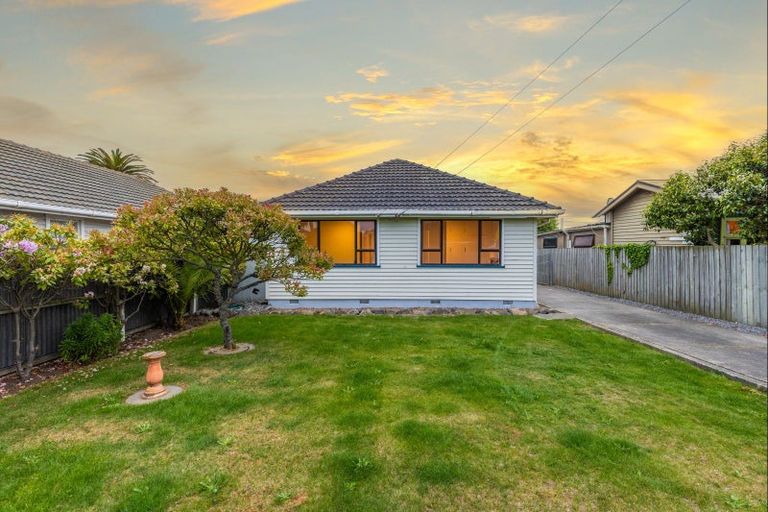 Photo of property in 96 Estuary Road, South New Brighton, Christchurch, 8062