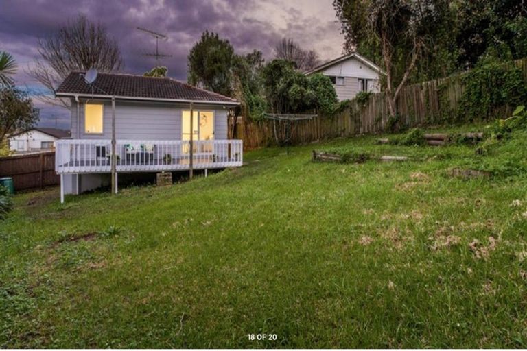 Photo of property in 17 Wanita Place, Totara Vale, Auckland, 0629
