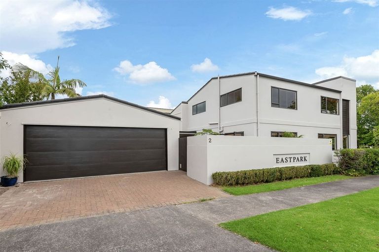 Photo of property in 2 Puma Drive, Golflands, Auckland, 2013