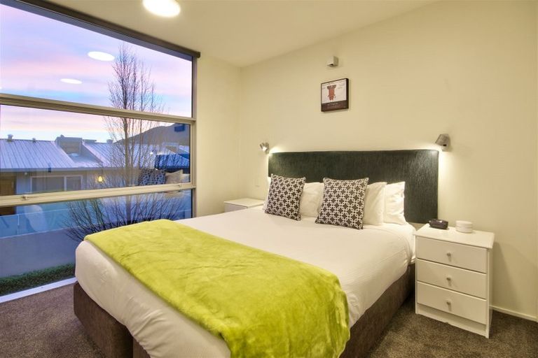 Photo of property in The Beeches Apartments, 13/60 Hallenstein Street, Queenstown, 9300