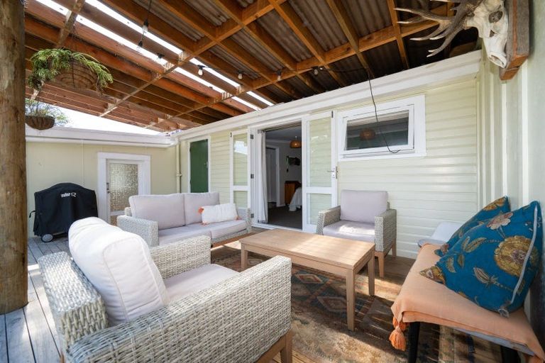 Photo of property in 5 Grove Road, Haumoana, 4102