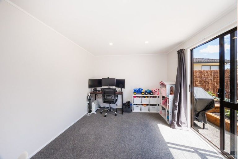 Photo of property in 2 Capri Place, Awapuni, Palmerston North, 4412