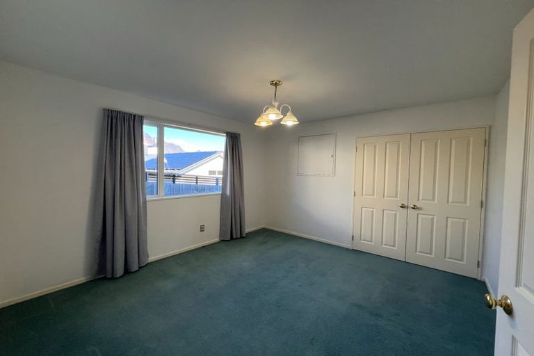 Photo of property in 2 Garland Terrace, Kelvin Heights, Queenstown, 9300