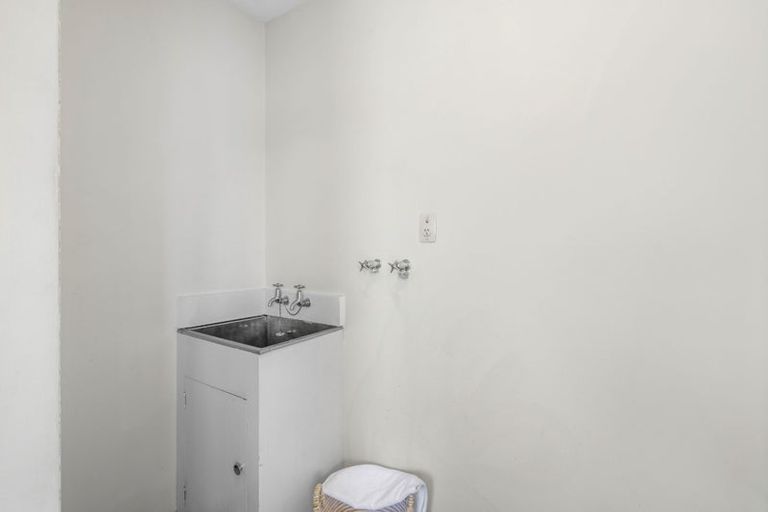 Photo of property in 1/12 Lees Road, Strowan, Christchurch, 8052