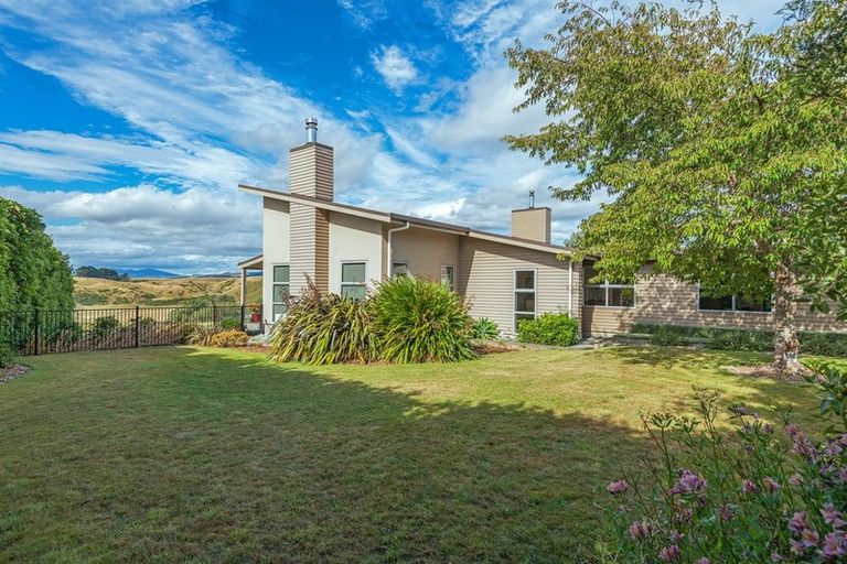 Photo of property in 38 Oram Drive, Turitea, Palmerston North, 4472