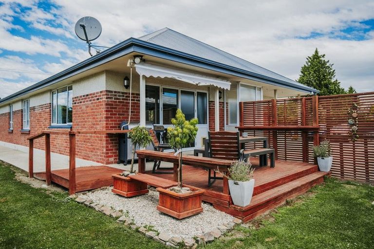 Photo of property in 18 Johnson Street, Milton, 9220