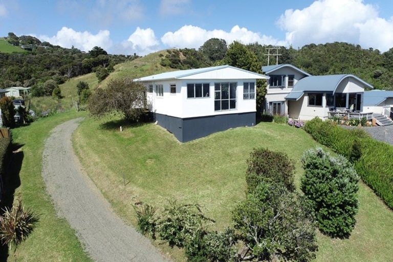 Photo of property in 18 Seavill Park Road, Kuaotunu West, Whitianga, 3592