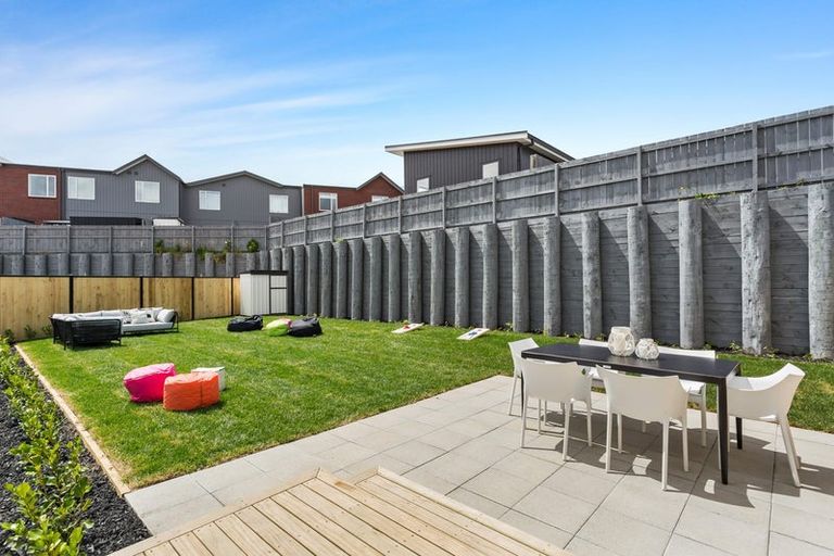 Photo of property in 33 Roundel Crescent, Whenuapai, Auckland, 0618