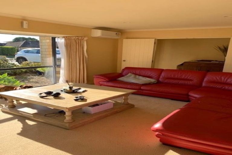 Photo of property in 10 Sayes Close, East Tamaki, Auckland, 2013