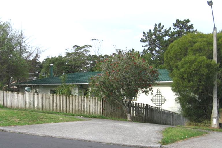 Photo of property in 37 Elizabeth Drive, West Harbour, Auckland, 0618