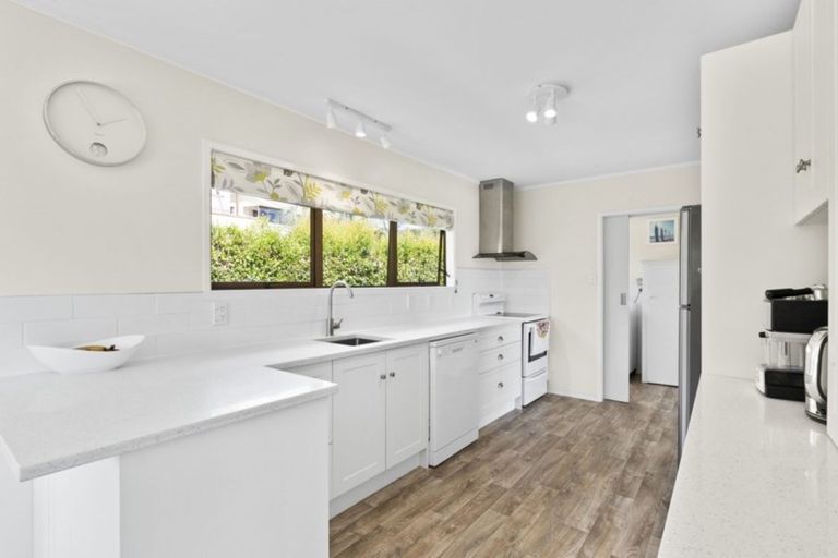 Photo of property in 5 Ladies Mile, Manly, Whangaparaoa, 0930