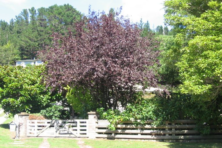 Photo of property in 210 Plateau Road, Te Marua, Upper Hutt, 5018