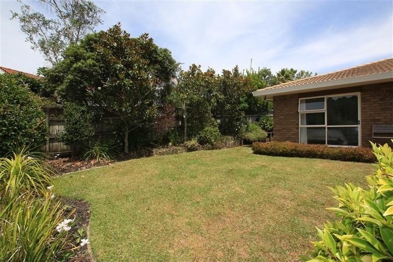 Photo of property in 10 Woodfern Crescent, Titirangi, Auckland, 0604