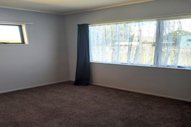 Photo of property in 25 Bermuda Place, One Tree Point, 0118