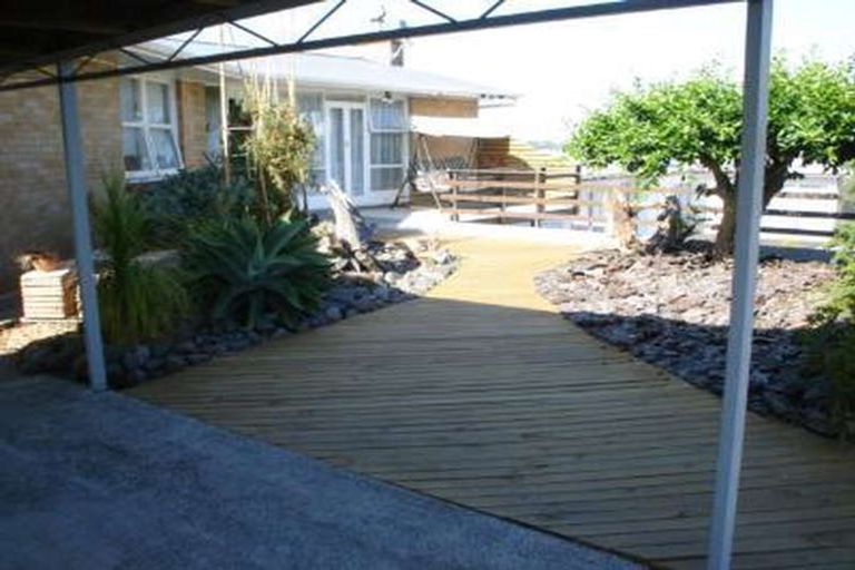 Photo of property in 54 Kimihia Road, Huntly, 3700