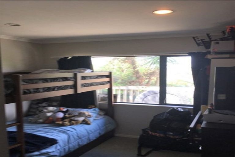 Photo of property in 9 Shale Avenue, Massey, Auckland, 0614