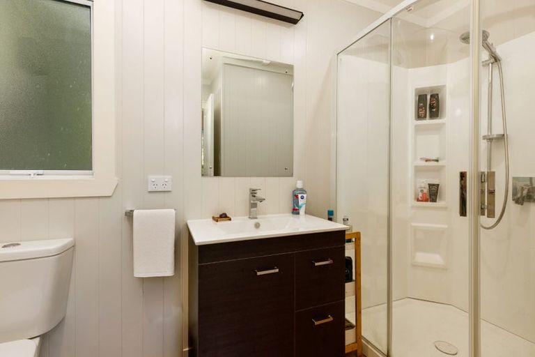 Photo of property in 16 Angle Street, Picton, 7220