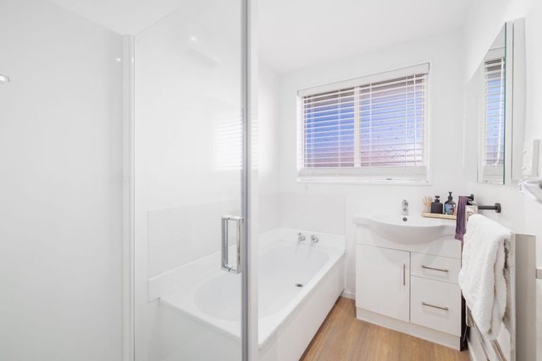 Photo of property in 1/176 Grimseys Road, Redwood, Christchurch, 8051