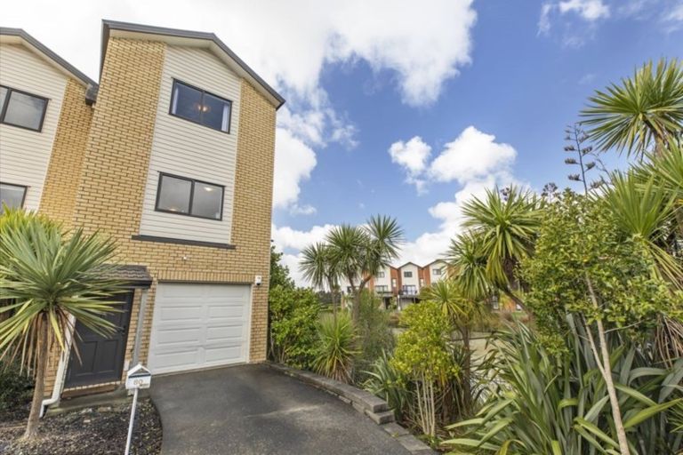 Photo of property in St Claire Village, 80/172 Mcleod Road, Te Atatu South, Auckland, 0610