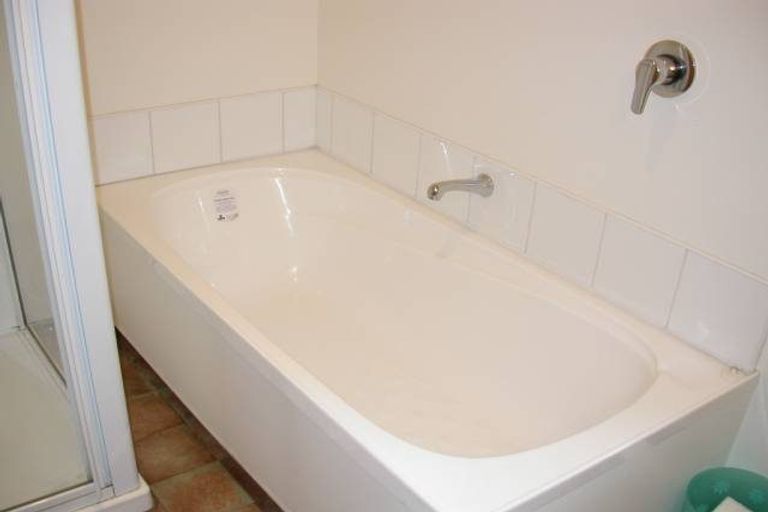 Photo of property in 12a Oakhurst Place, Russley, Christchurch, 8042