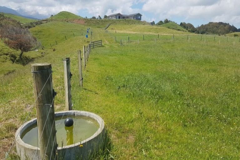 Photo of property in 610 Dover Road, Okato, New Plymouth, 4374