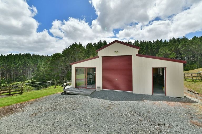 Photo of property in 142 Valley Road, Waitoki, Kaukapakapa, 0871