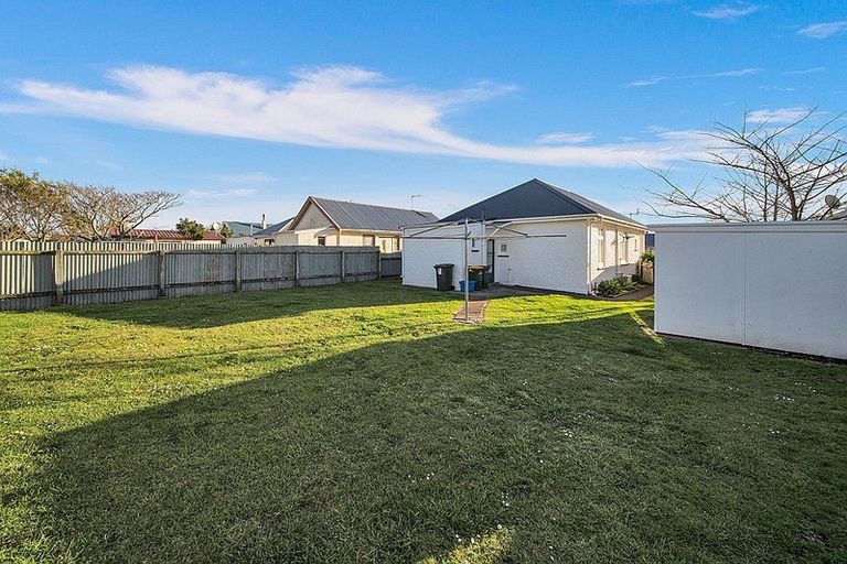 Photo of property in 52 Waihi Road, Hawera, 4610