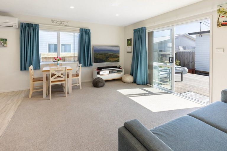 Photo of property in 11 Kamahi Crescent, Papamoa Beach, Papamoa, 3118