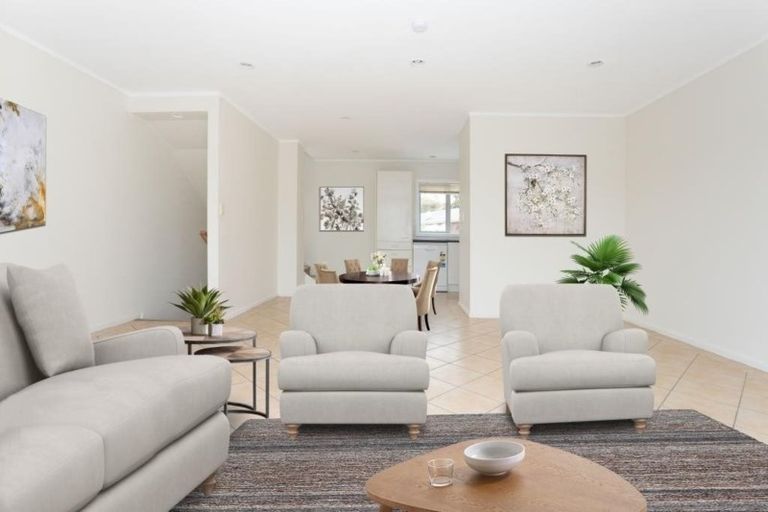 Photo of property in 10/15 Andersons Road, Oteha, Auckland, 0632