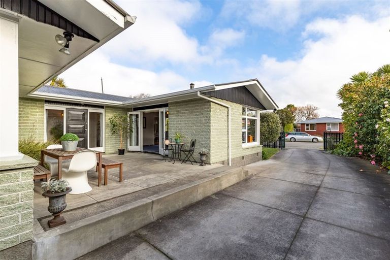 Photo of property in 16 Greenfield Place, Mairehau, Christchurch, 8052