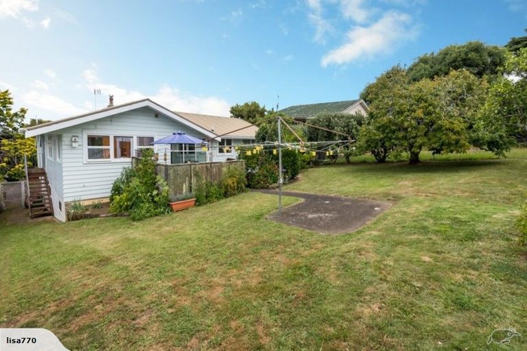 Photo of property in 15 Ellesmere Crescent, Pakuranga Heights, Auckland, 2010