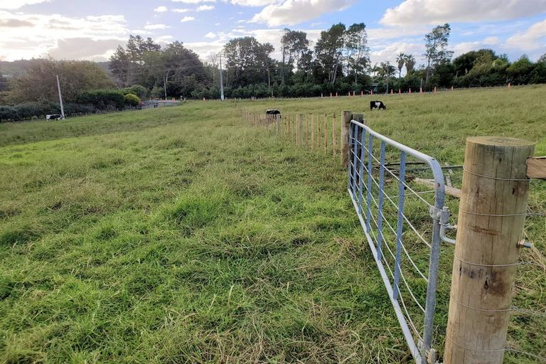 Photo of property in 750 Kaipara Coast Highway, Kaukapakapa, 0871