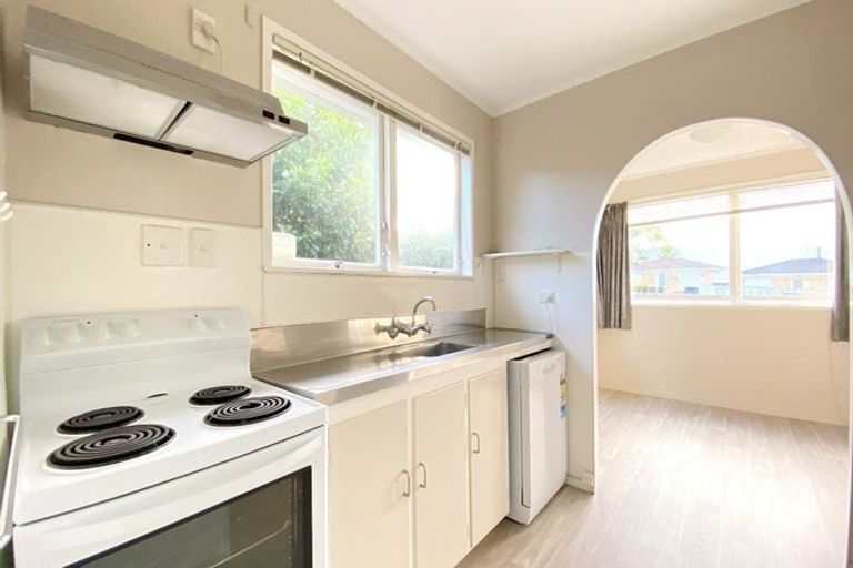 Photo of property in 37 Cheval Drive, Totara Vale, Auckland, 0629