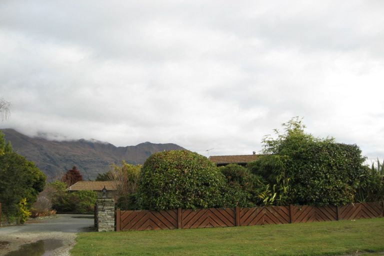 Photo of property in 230 Beacon Point Road, Wanaka, 9305