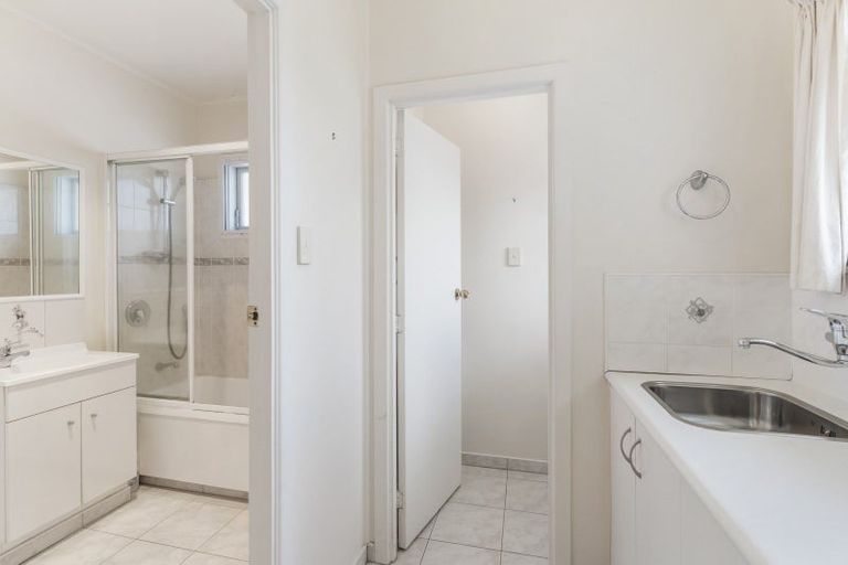 Photo of property in 1/137 Shakespeare Road, Milford, Auckland, 0620