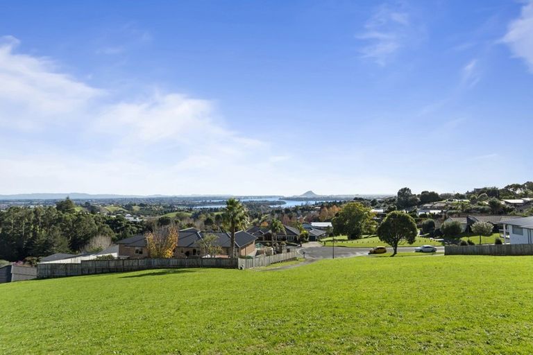 Photo of property in 17 Holcombrooke Lane, Welcome Bay, Tauranga, 3175