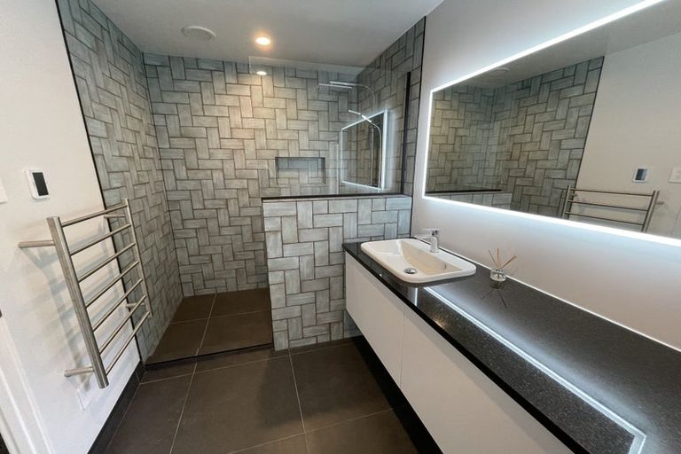 Photo of property in 75 Park Road, Titirangi, Auckland, 0604