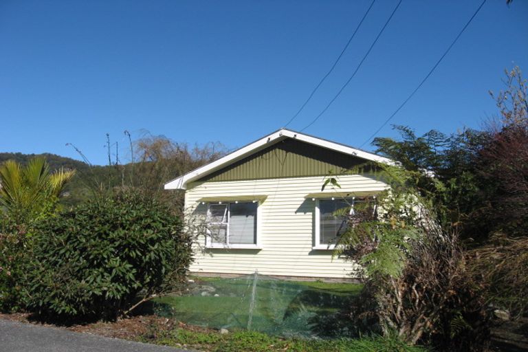 Photo of property in 25 Tramway Street, Ross, 7812